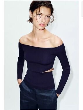 Zara beaded cut out top. Fits S.